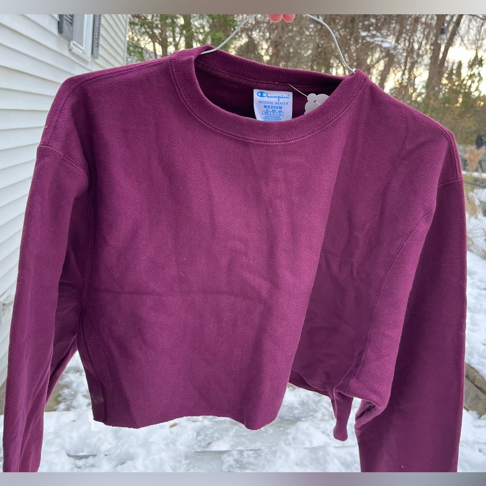Violet Women’s Champion Cropped Reverse Weave Sweatshirt size Medium BNWT